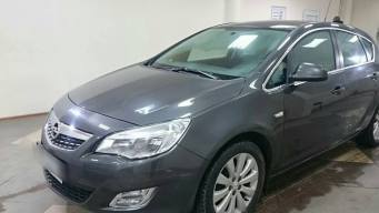 Opel Astra J