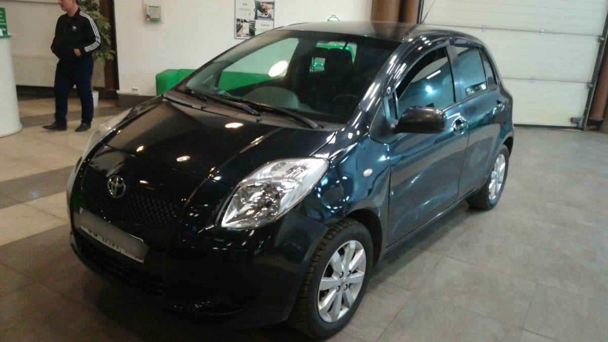 Toyota Yaris II 1.0 MT (69 л.с.) [2008]