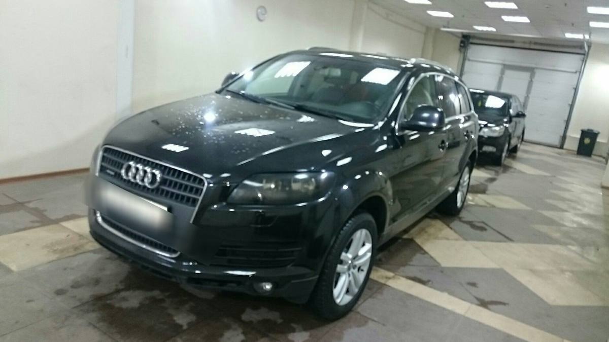 Audi Q7 I