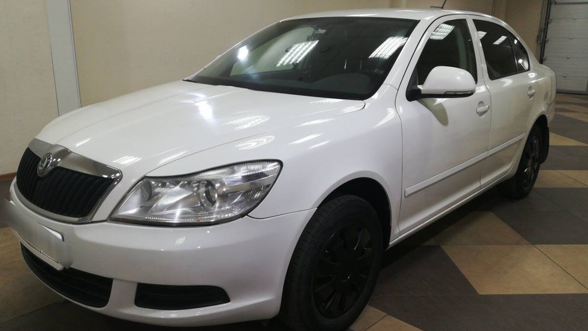 Skoda Octavia II Рестайлинг 1.6 MT (102 л.с.) [2012]